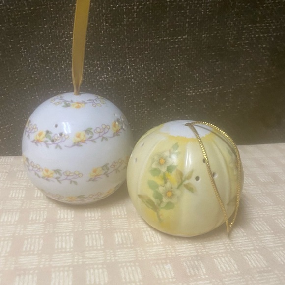 Andre Richard Ball Potpourri Pomander Ornaments - Picture 2 of 16